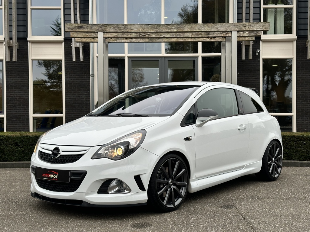 Opel Corsa 1.6 Turbo OPC Nürburgring Edition